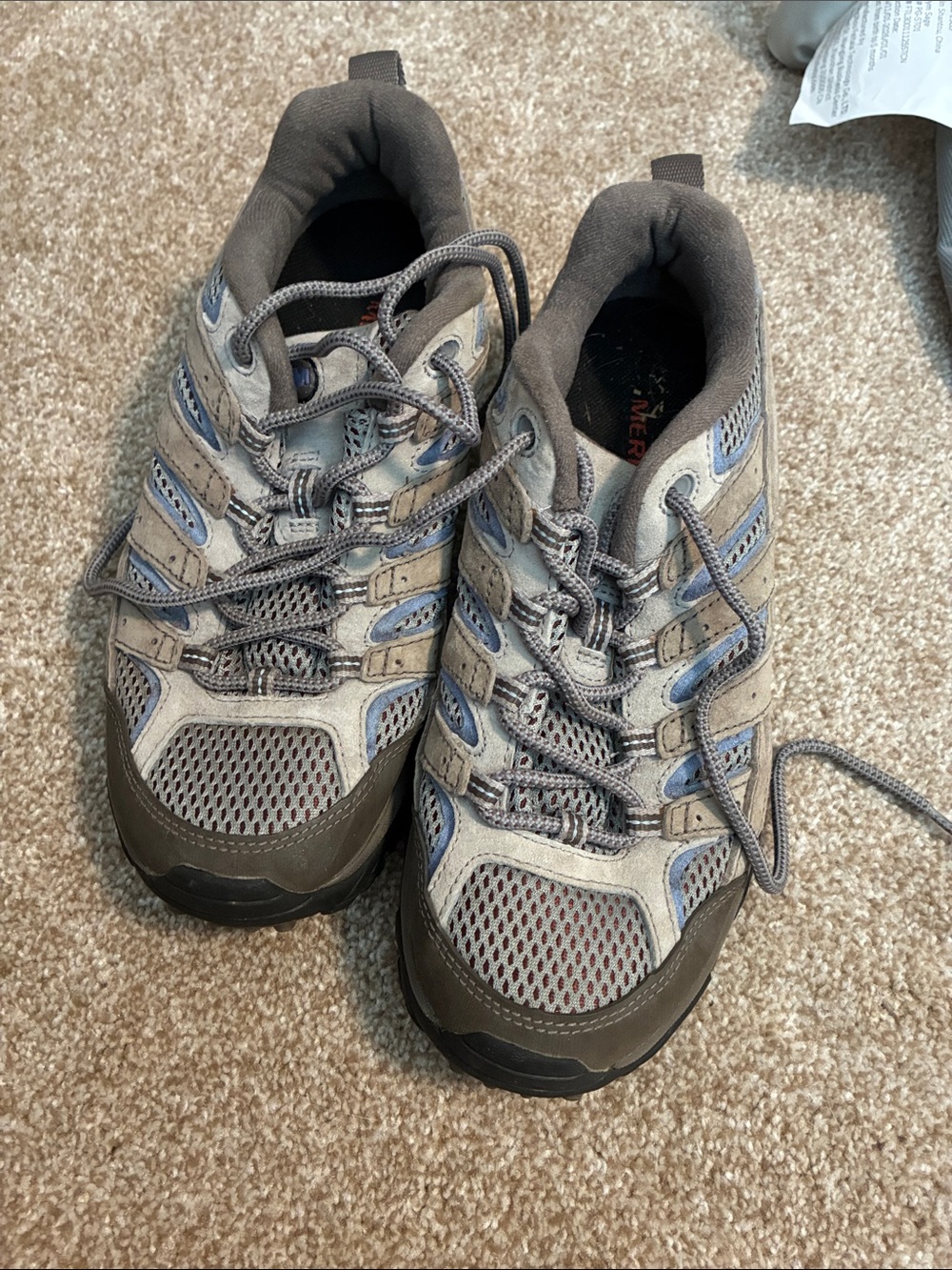 Merrell Woman’s Gray and Blue Trail Sneakers